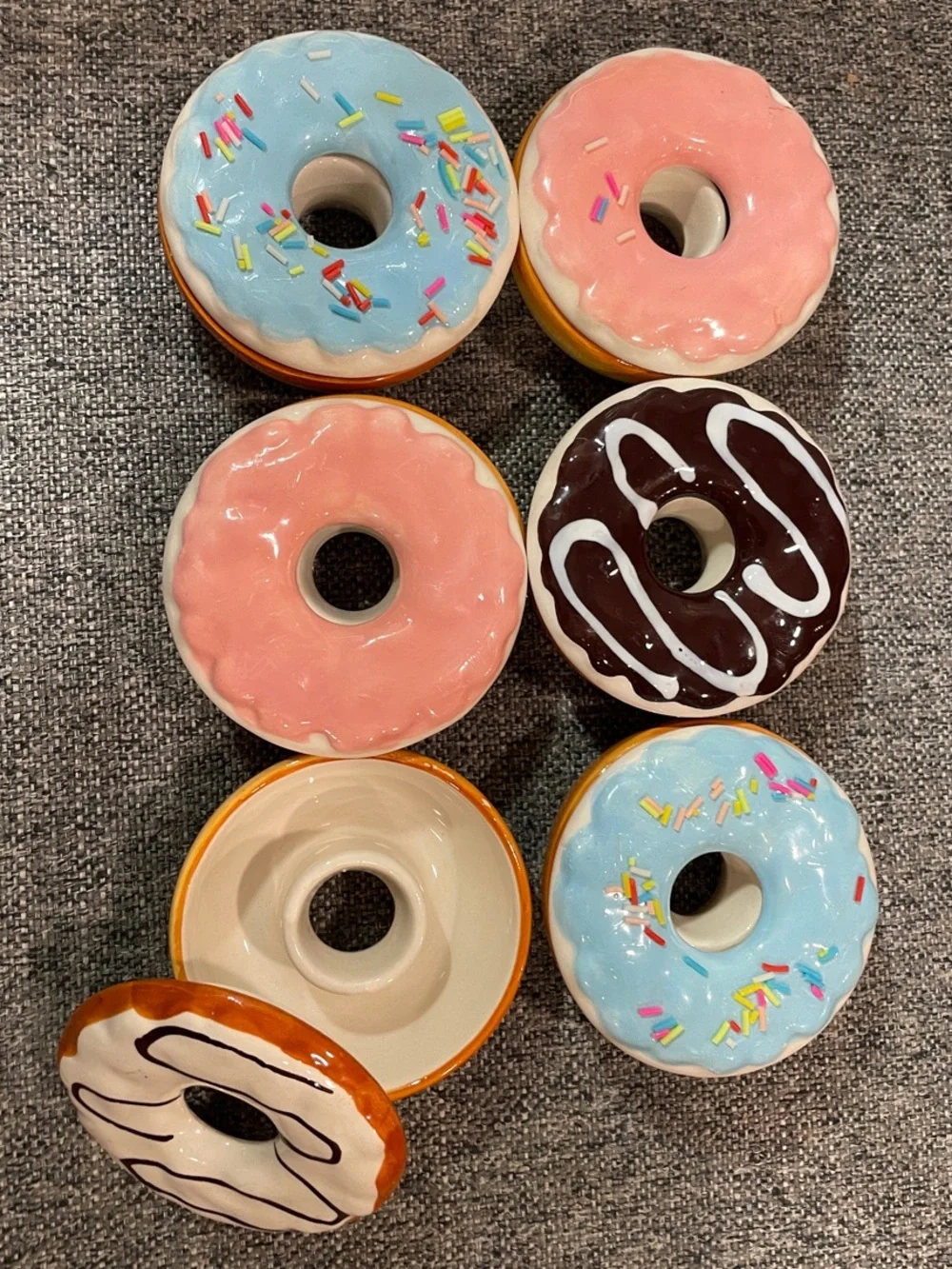 Ceramic Donut Pastry Shape trinket dishes - set of 6. Sprinkle frosting details!